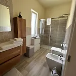 Διαμέρισμα Tom & Ros House *