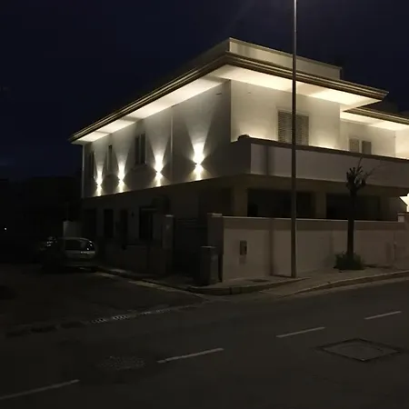 Tom & Ros House